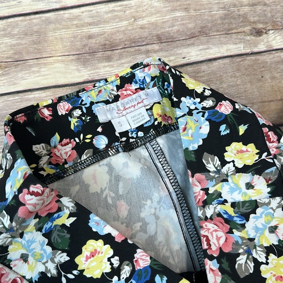 Margaret M floral printed slimming pull on pants black floral - Picture 4 of 5
